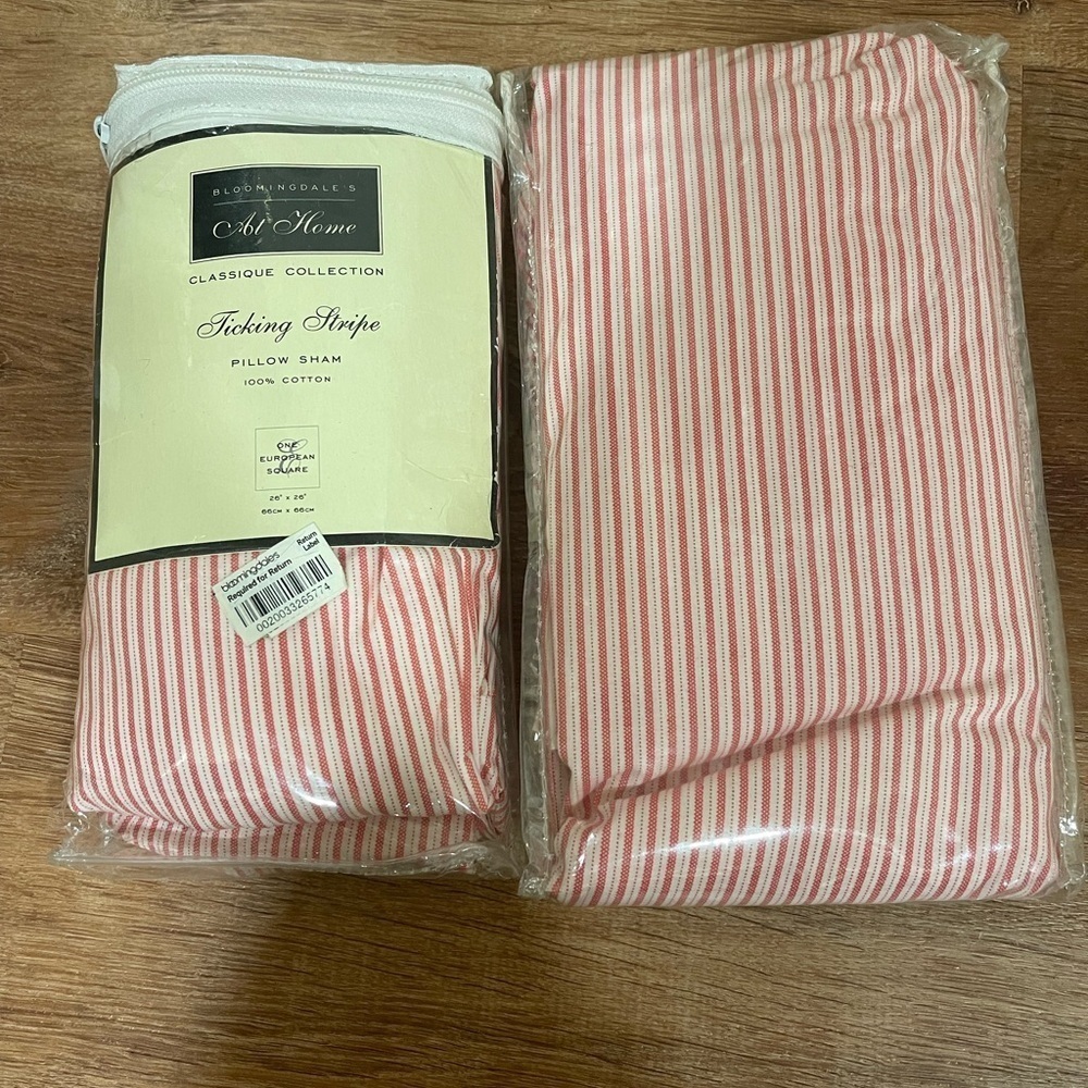 Bloomingdale’s at home classique collection  red sham pillowcase set​​​​​​